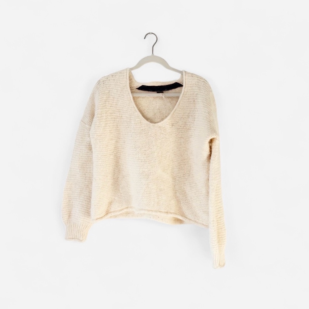 FREE PEOPLE COZY SWEATER